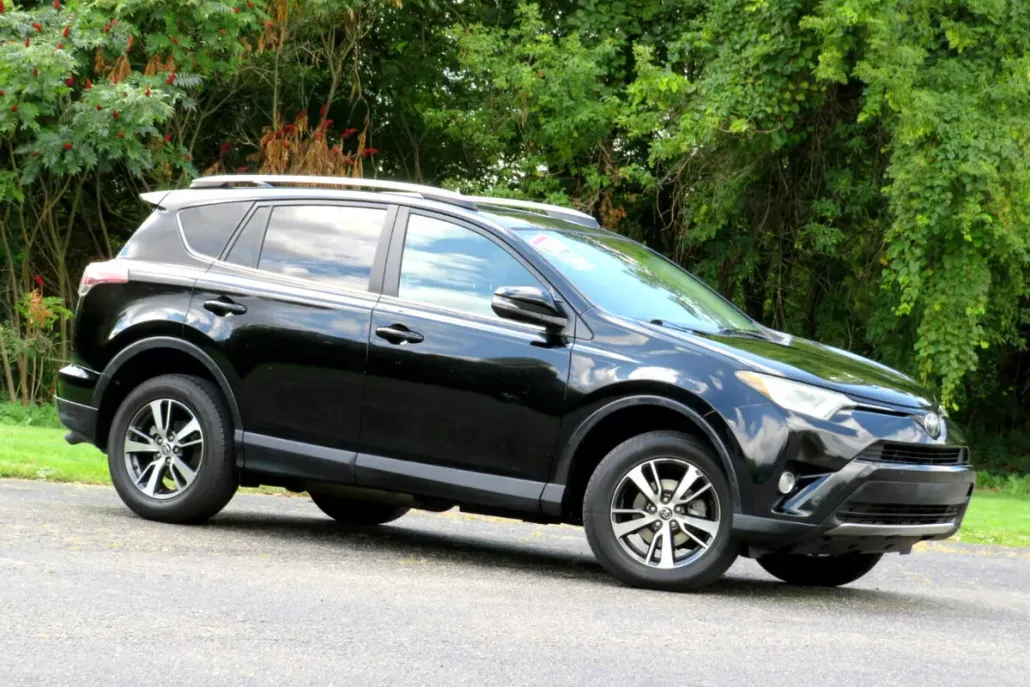 2018 Toyota RAV4 XLE photo 1