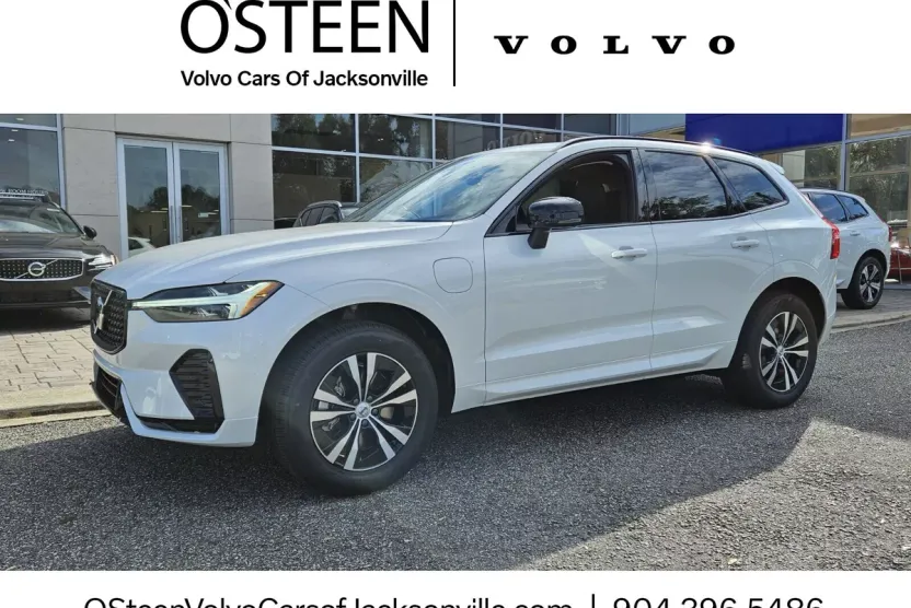 2025 Volvo XC60 Hybrid T8 Core photo 1