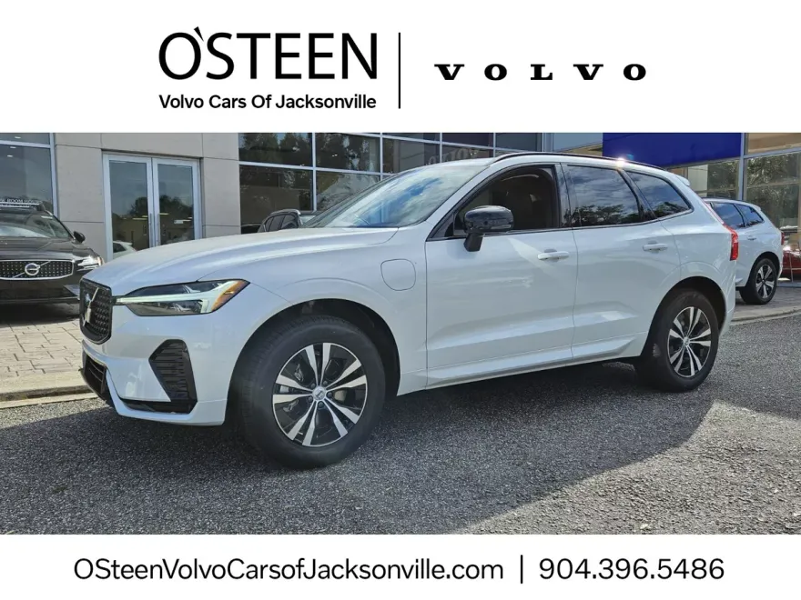 2025 Volvo XC60 Hybrid T8 Core photo 1