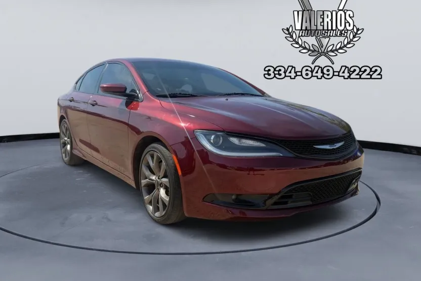 2016 Chrysler 200 photo 1