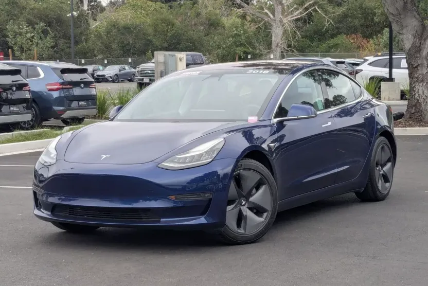 2018 Tesla Model 3 Long Range photo 1
