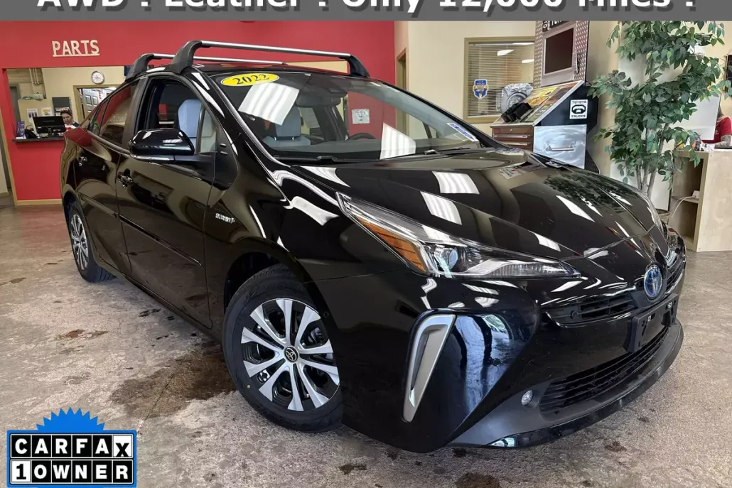 2022 Toyota Prius XLE photo 1