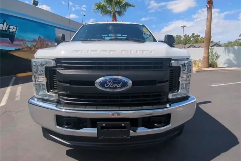2019 Ford F-350 photo 1
