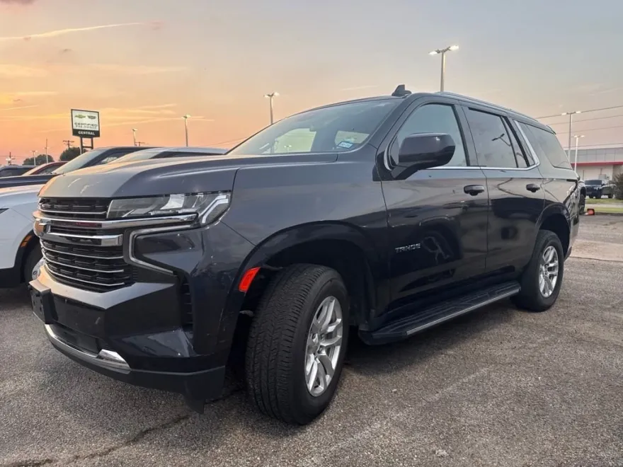 2023 Chevrolet Tahoe LT photo 1