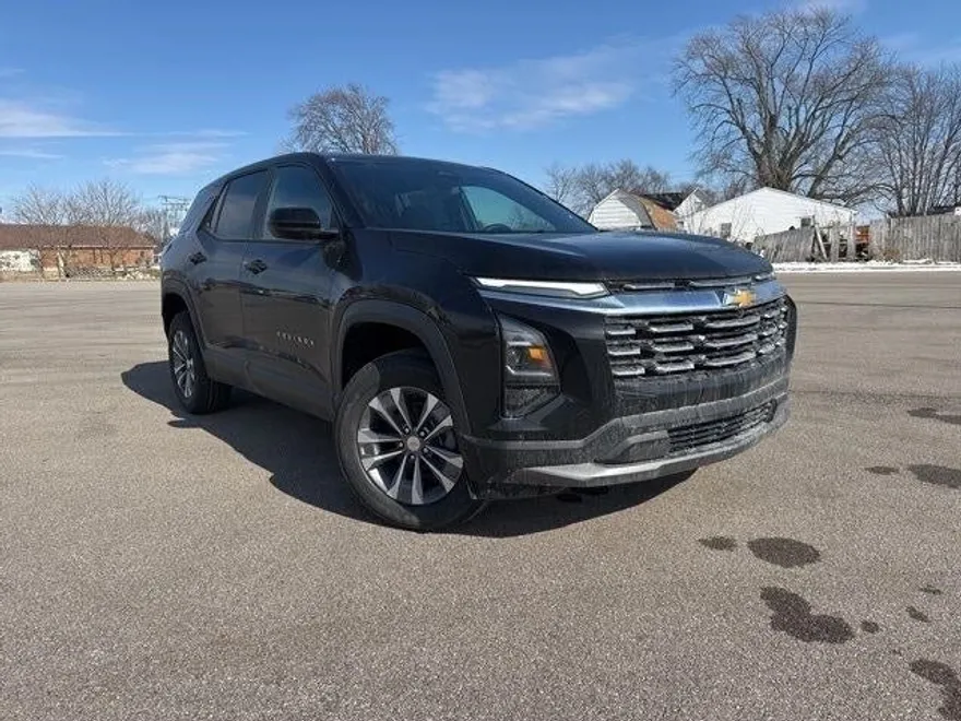 2025 Chevrolet Equinox LT photo 1