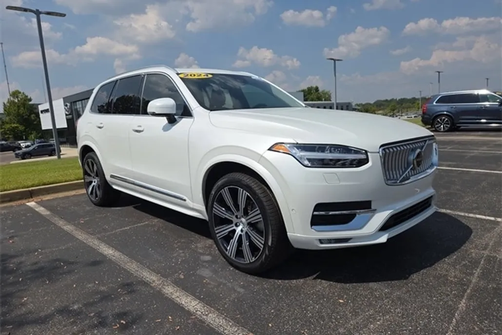 2024 Volvo XC90 Plus photo 1