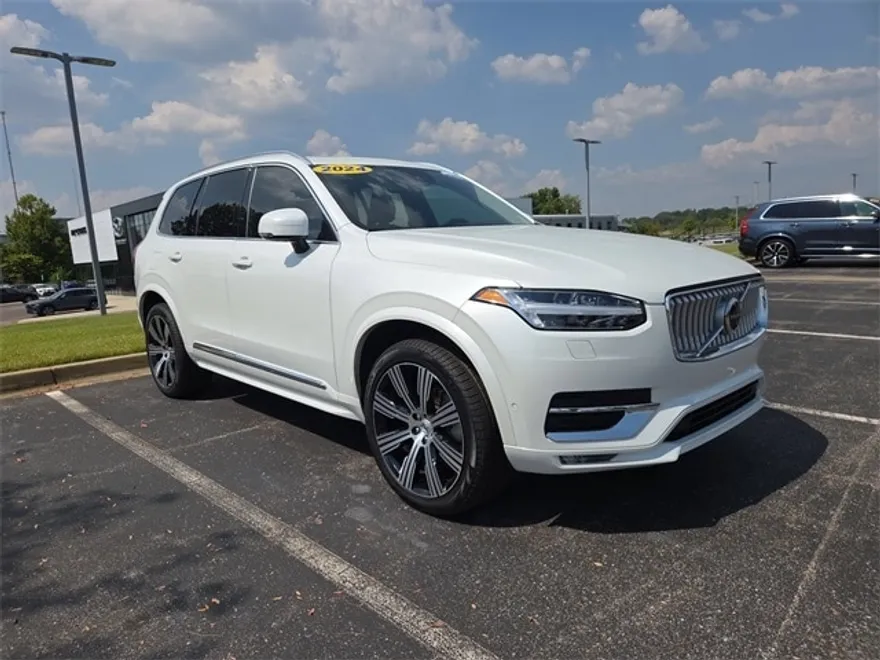 2024 Volvo XC90 Plus photo 1