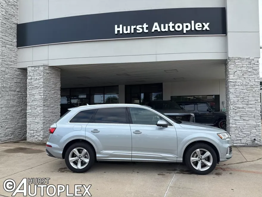 2024 Audi Q7 45 Premium Plus photo 1
