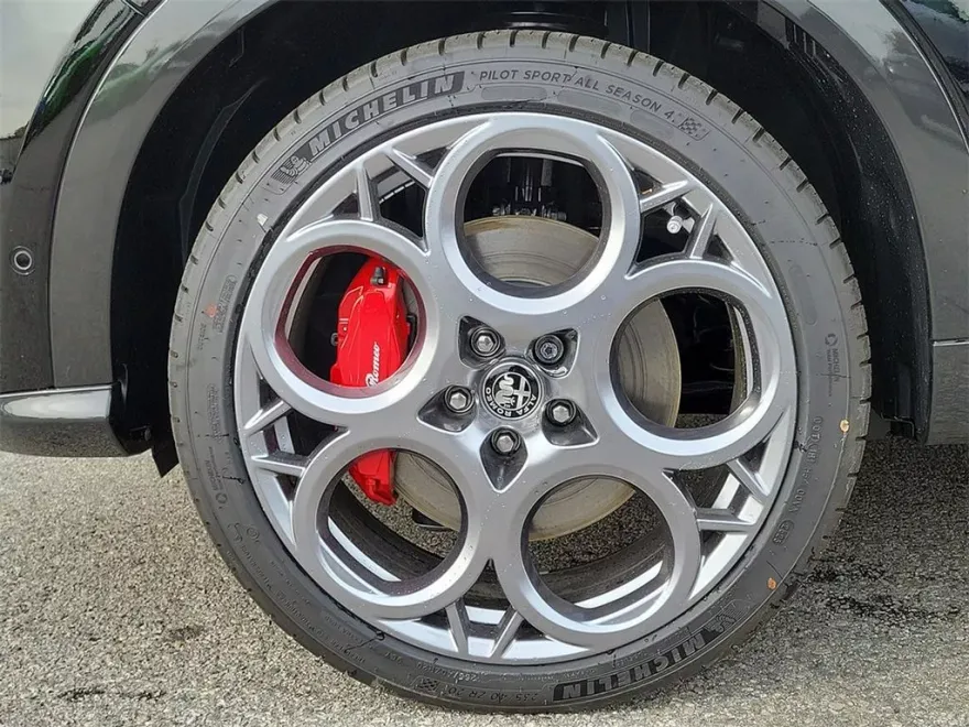 2024 Alfa Romeo Tonale Veloce photo 1