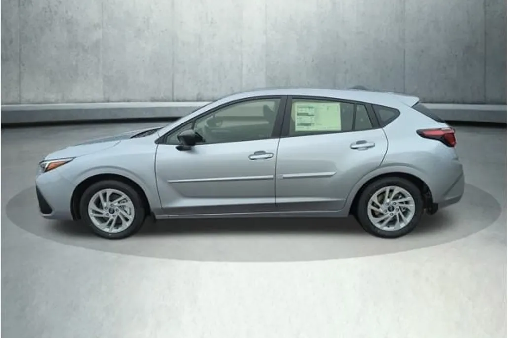 2025 Subaru Impreza Base photo 1