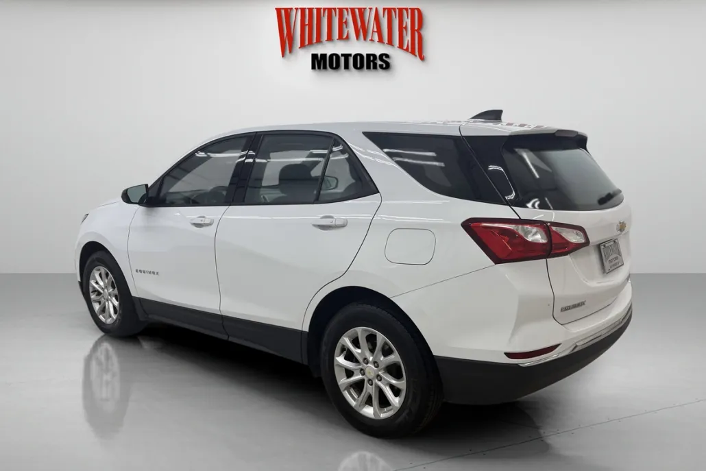 2018 Chevrolet Equinox LS photo 1
