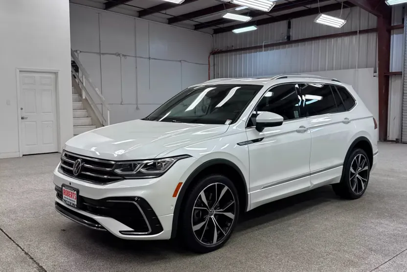 2022 Volkswagen Tiguan SEL Premium R-Line photo 1