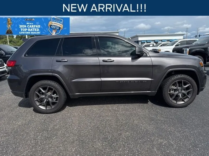2021 Jeep Grand Cherokee Anniversary Edition photo 1
