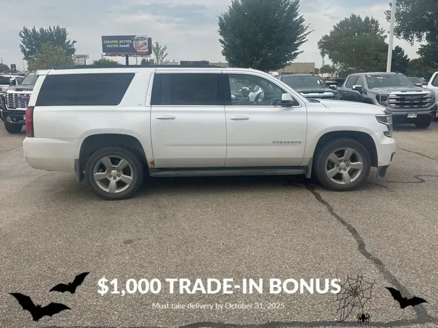 2018 Chevrolet Suburban LT photo 1