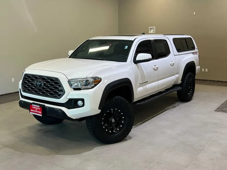 2022 Toyota Tacoma TRD photo 1