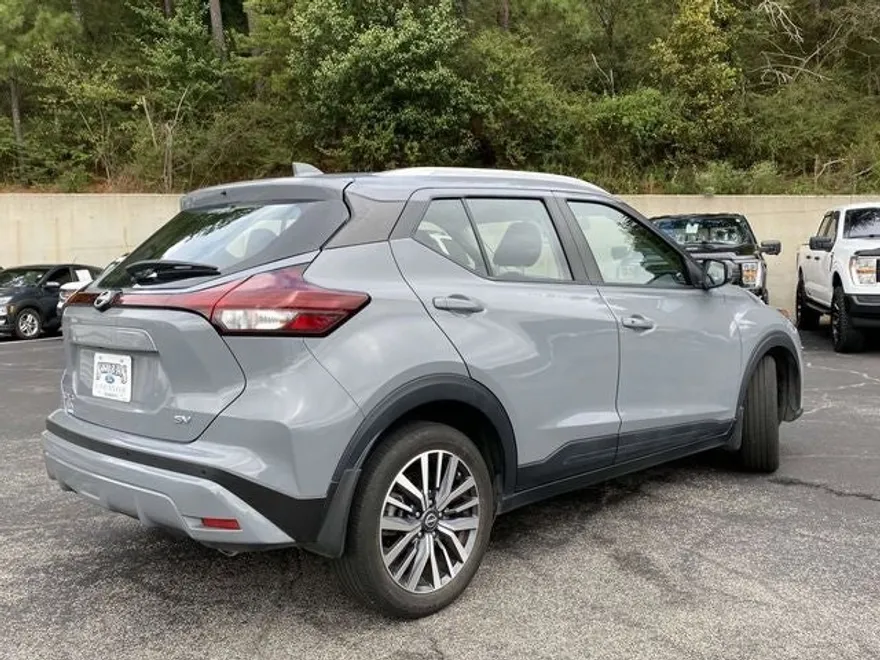 2023 Nissan Kicks SV photo 1