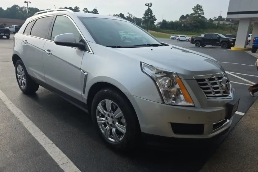 2016 Cadillac SRX Luxury photo 1