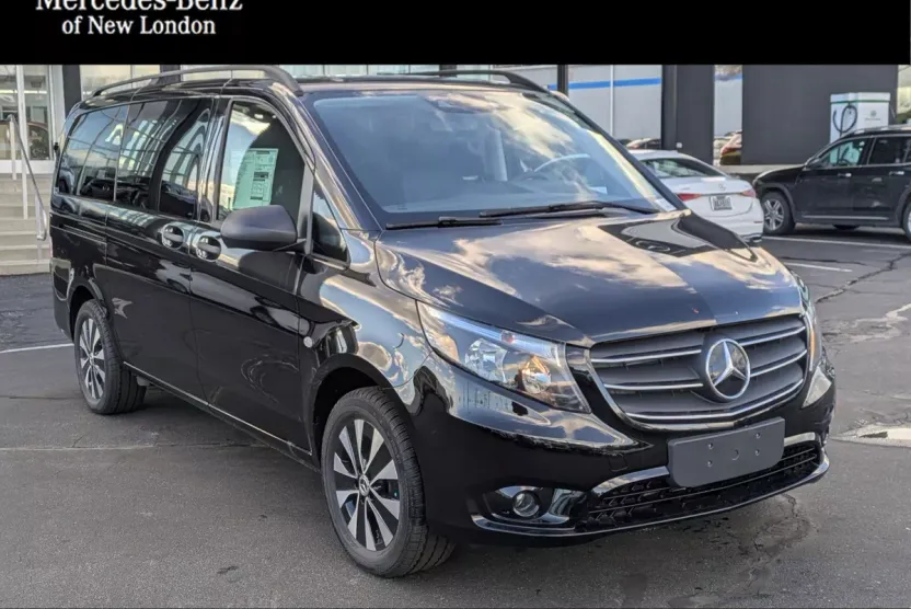 2023 Mercedes Benz Metris Passenger Van photo 1