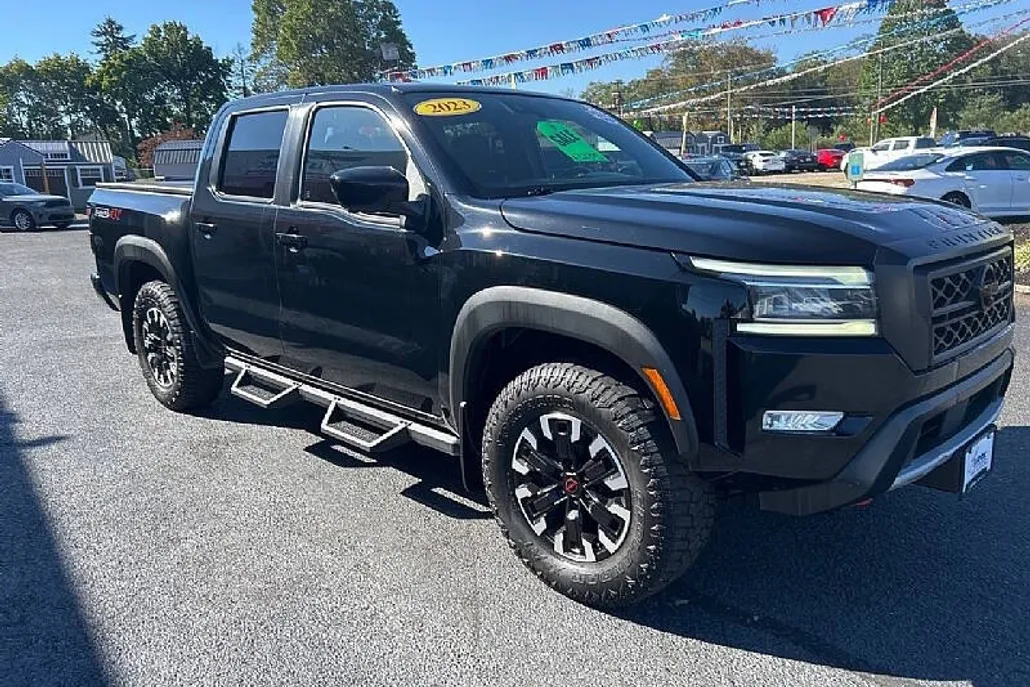 2023 Nissan Frontier PRO-4X photo 1