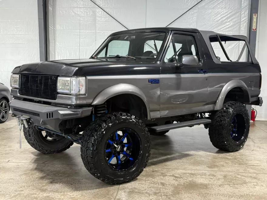 1989 Ford Bronco photo 1