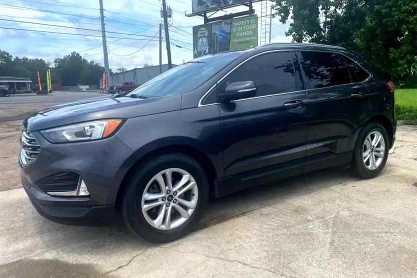 2020 Ford Edge SEL photo 1
