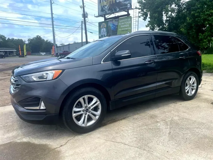 2020 Ford Edge SEL photo 1