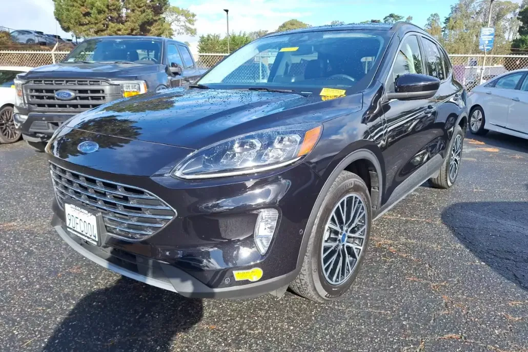2022 Ford Escape Titanium photo 1