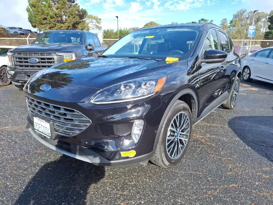 2022 Ford Escape Titanium photo 1