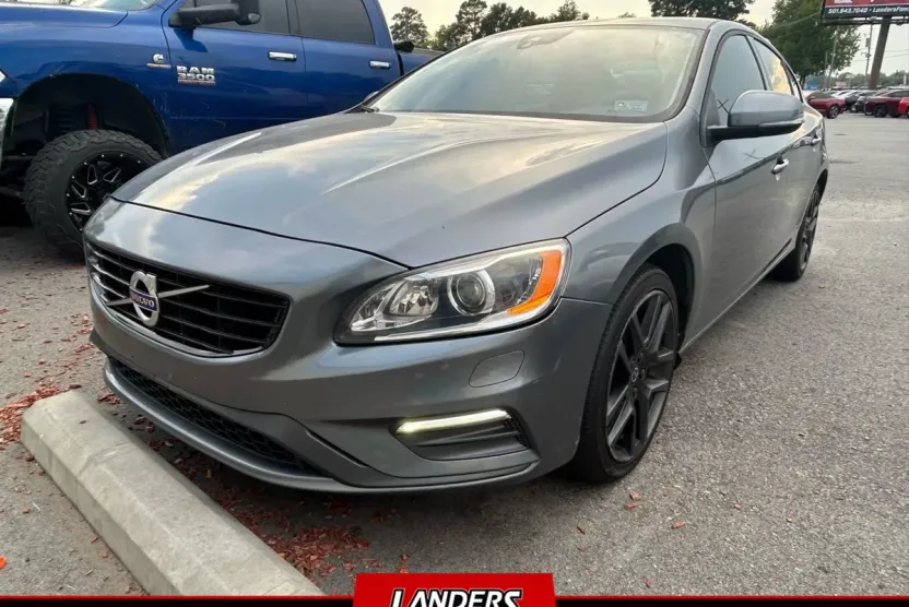 2017 Volvo S60 T5 Dynamic photo 1