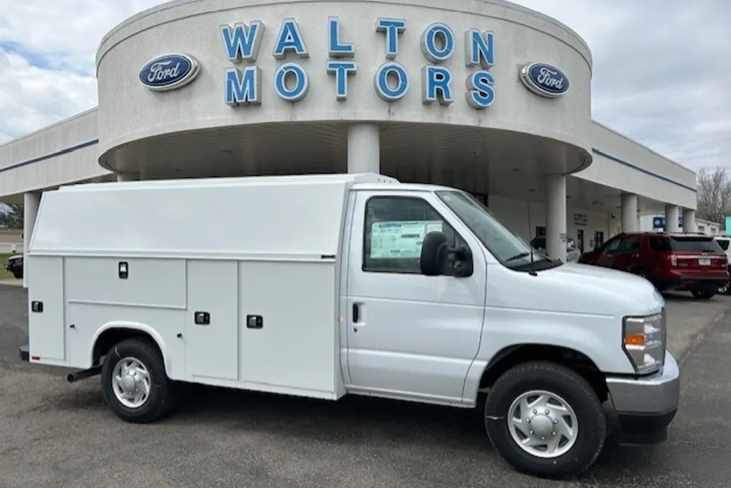 2025 Ford E-350 Base photo 1