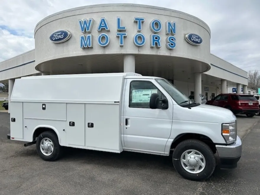 2025 Ford E-350 Base photo 1