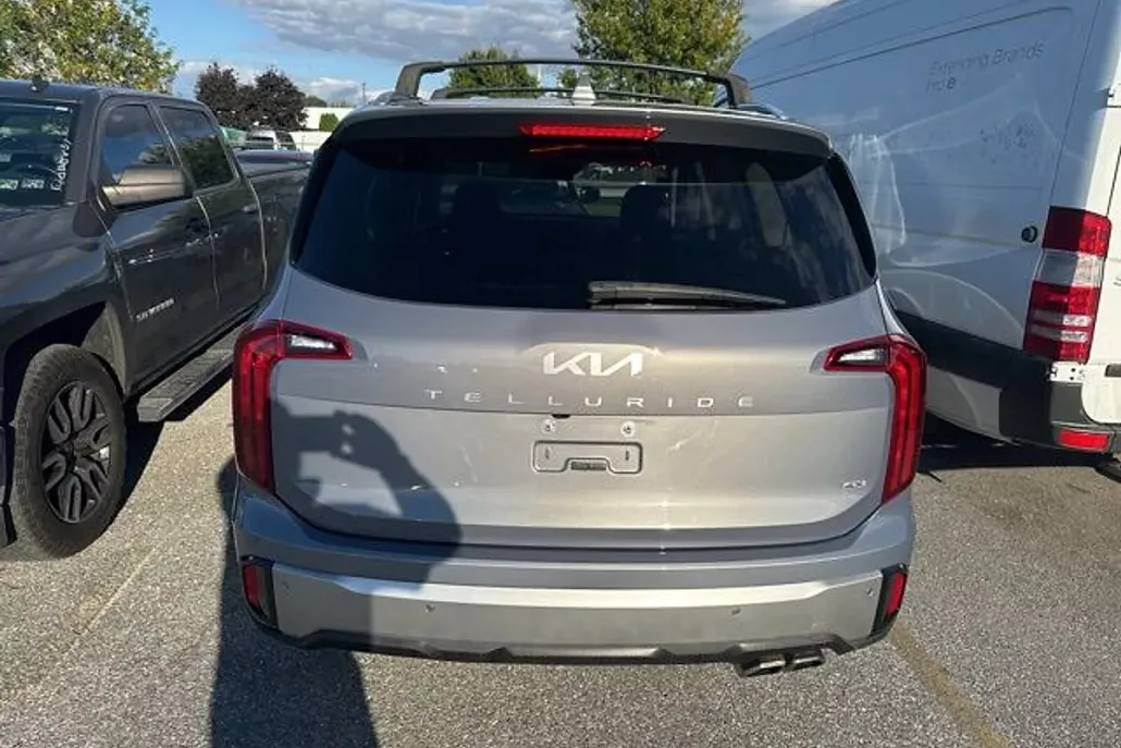 2023 Kia Telluride S photo 1