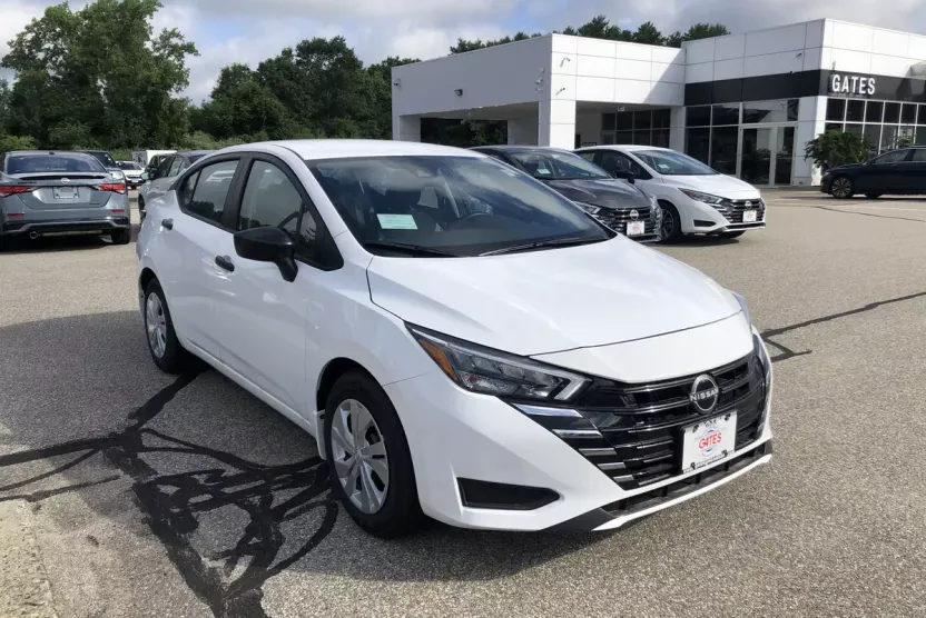 2025 Nissan Versa S photo 1