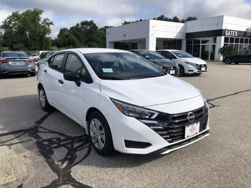 2025 Nissan Versa S photo 1