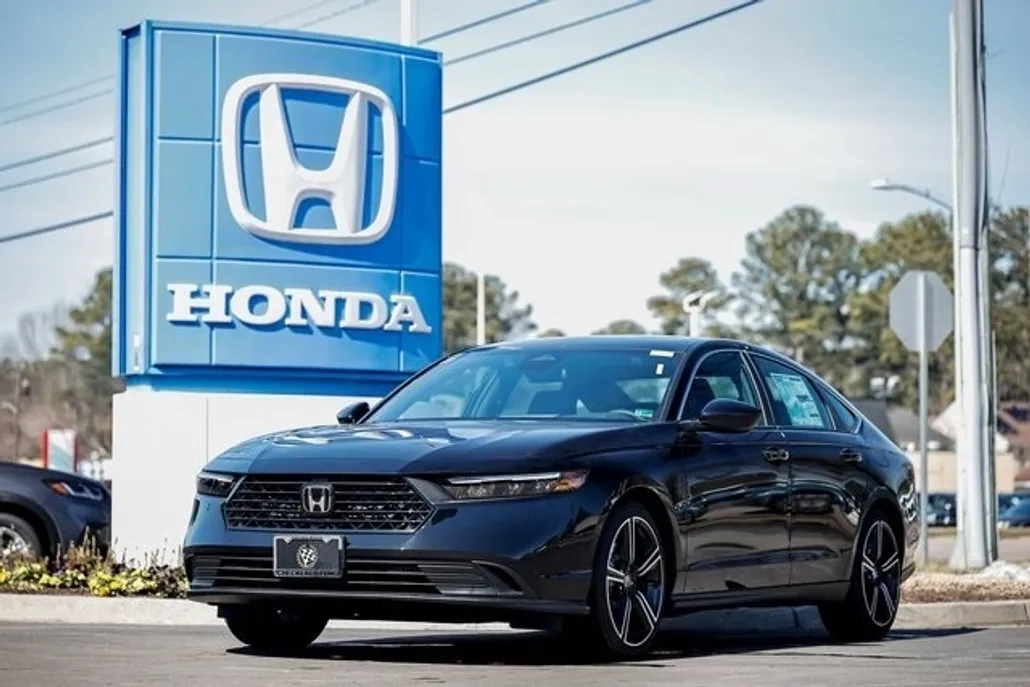 2025 Honda Accord Hybrid Sport photo 1