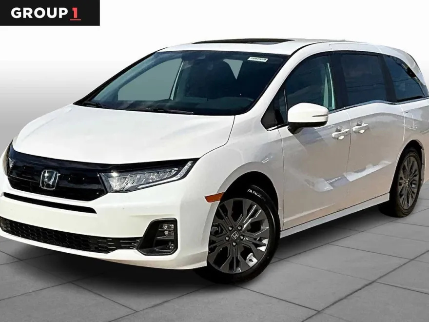 2026 Honda Odyssey Touring photo 1