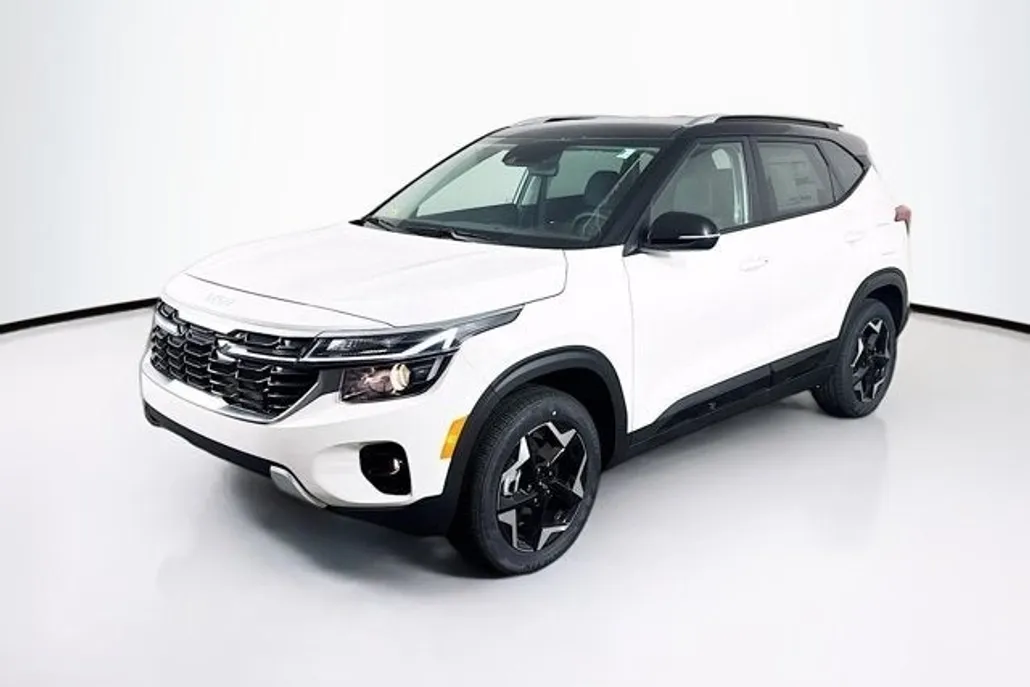 2025 Kia Seltos S photo 1
