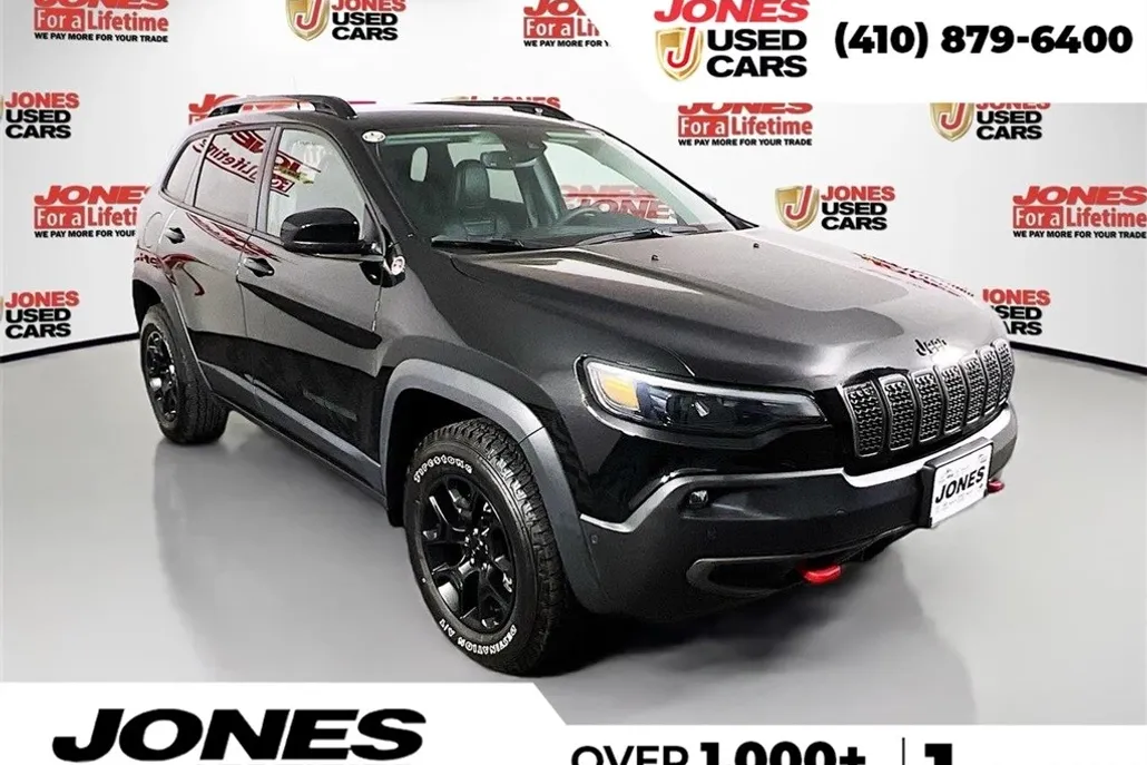 2023 Jeep Cherokee Trailhawk photo 1