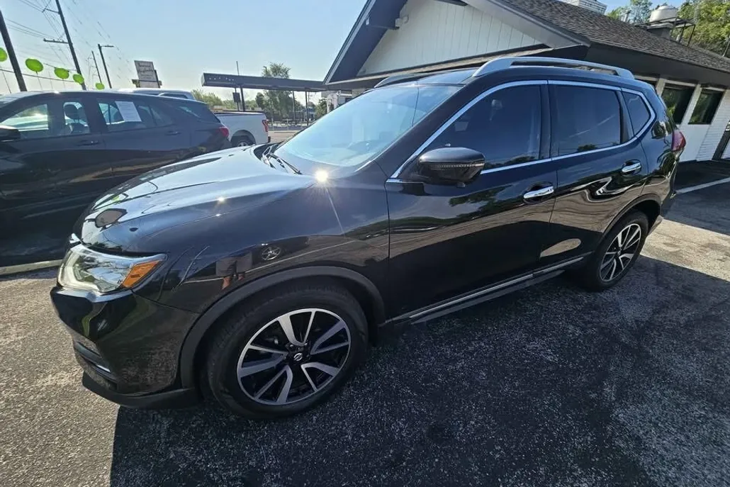 2020 Nissan Rogue SL photo 1
