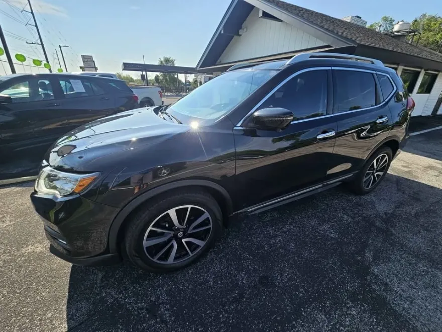 2020 Nissan Rogue SL photo 1