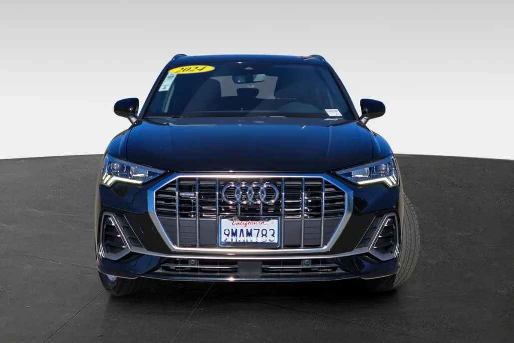 2024 Audi Q3 S line Premium Plus photo 1