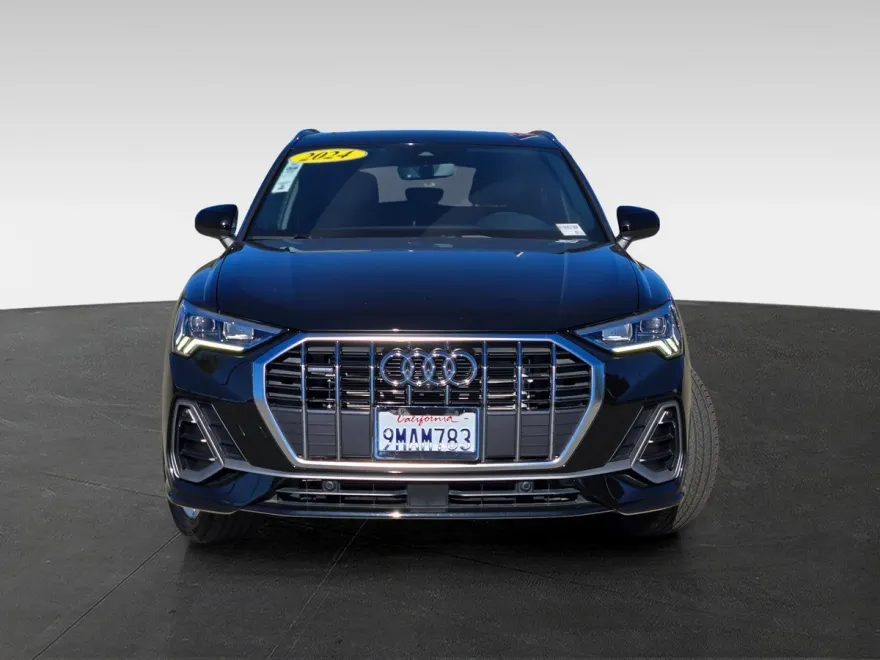 2024 Audi Q3 S line Premium Plus photo 1