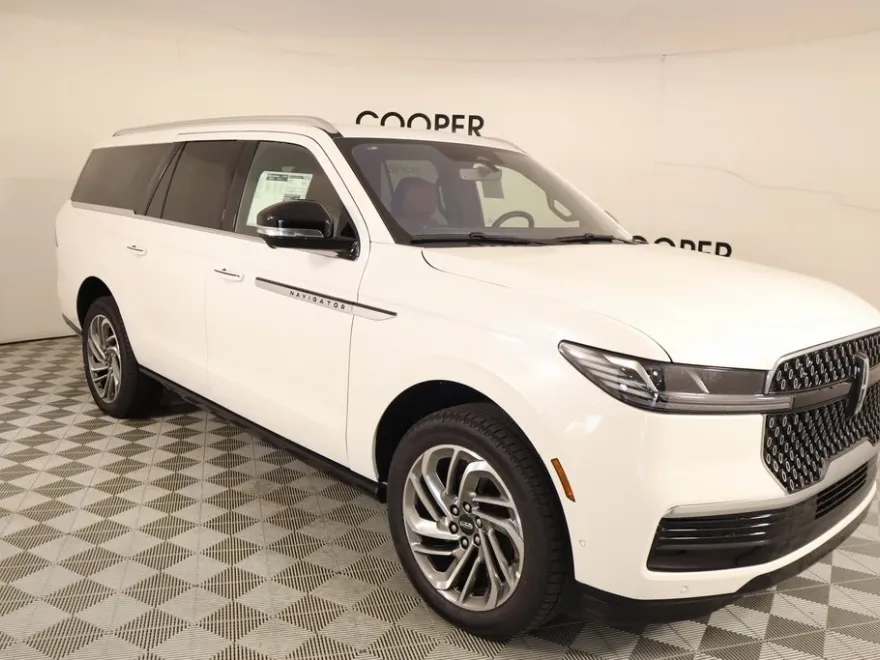 2025 Lincoln Navigator L Reserve photo 1