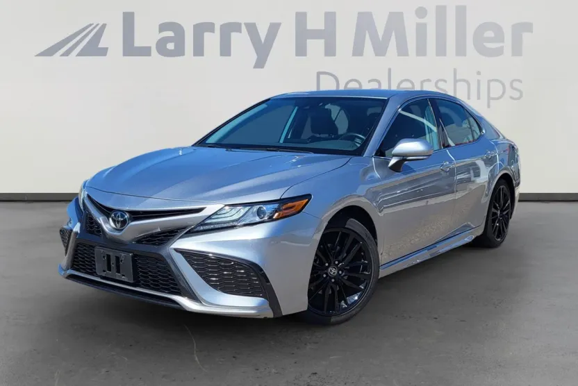2023 Toyota Camry XSE photo 1