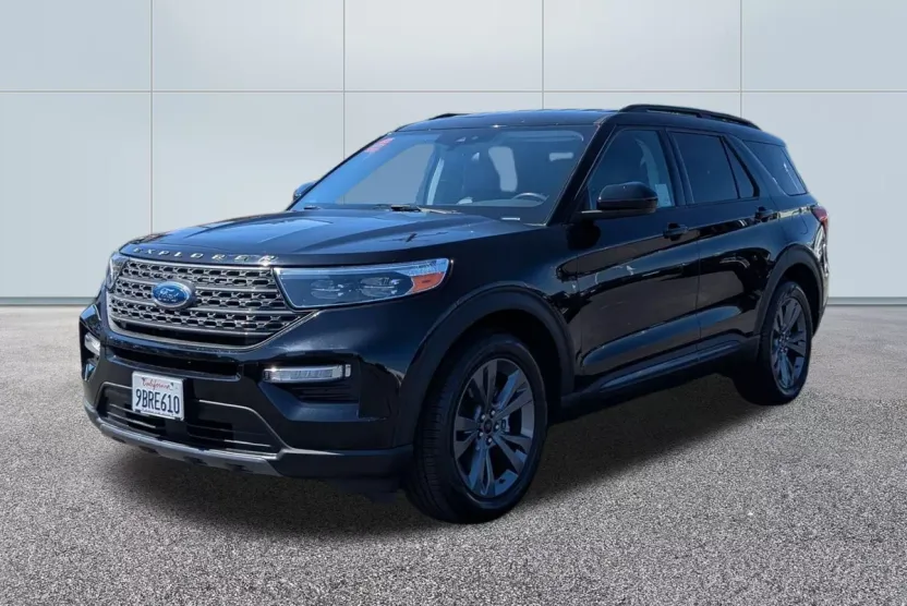 2022 Ford Explorer XLT photo 1