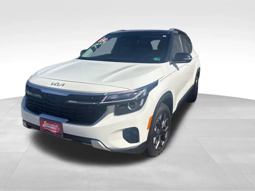 2024 Kia Seltos S photo 1