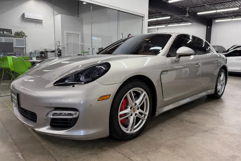 2013 Porsche Panamera Turbo photo 1