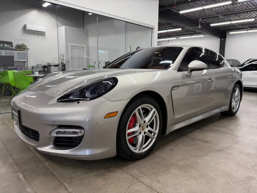 2013 Porsche Panamera Turbo photo 1