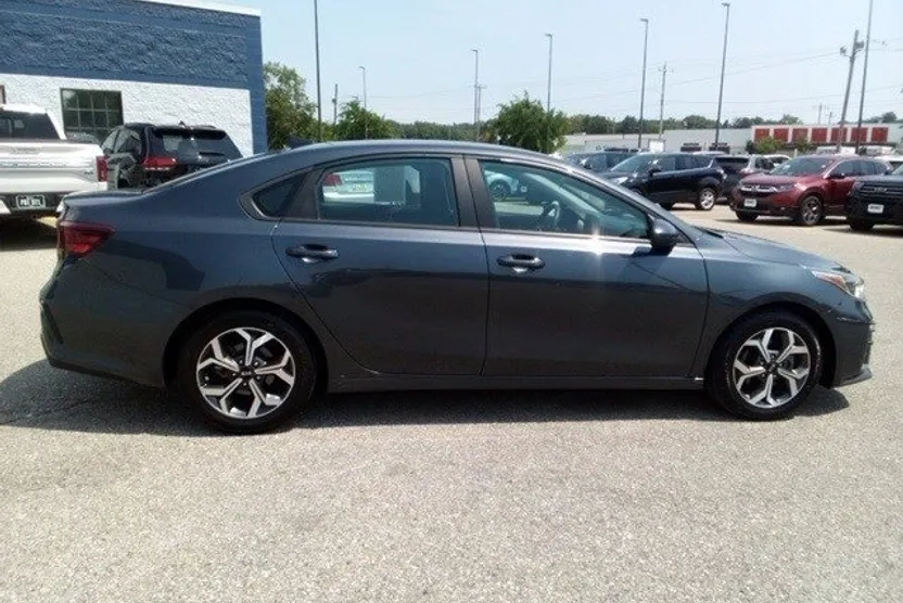 2020 Kia Forte LXS photo 1