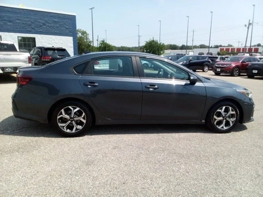 2020 Kia Forte LXS photo 1